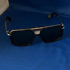 Trendy JENDY MEN'S OVERSIZED UV
400 AVIATOR FRAME
SUNGLASSES